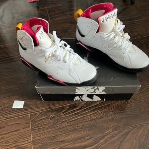 JORDANS CARDINALS 7 SIZE 8.5